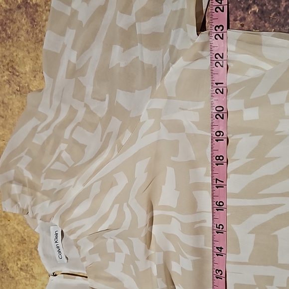 Calvin Klein | Beige and White Flowy Blouse - Picture 7 of 10